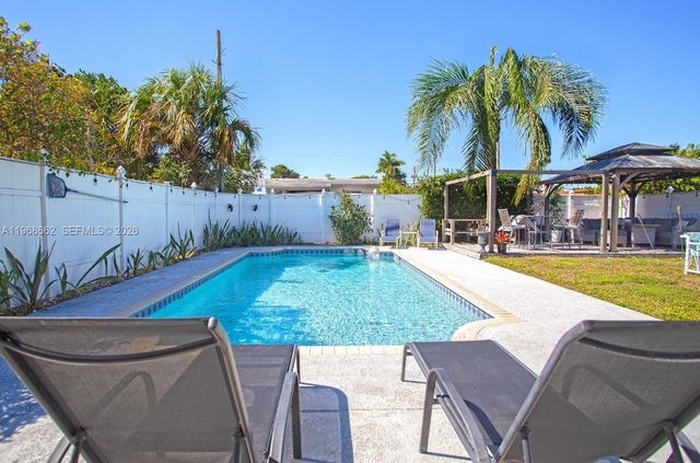 2450 NE 18th St, Pompano Beach, FL 33062