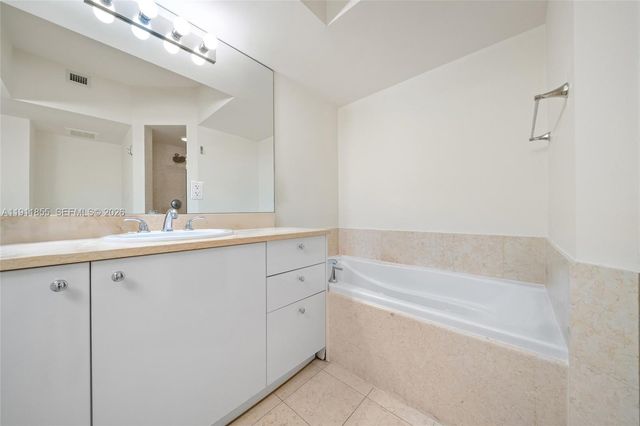 19900 E Country Club Drive 816, Aventura, FL 33180
