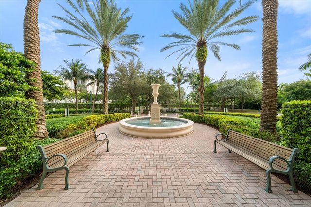 19900 E Country Club Drive 816, Aventura, FL 33180