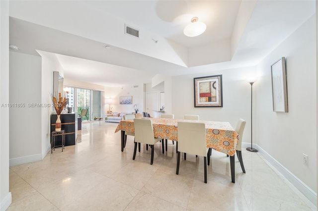 19900 E Country Club Drive 816, Aventura, FL 33180