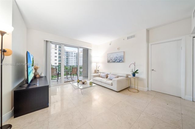 19900 E Country Club Drive 816, Aventura, FL 33180