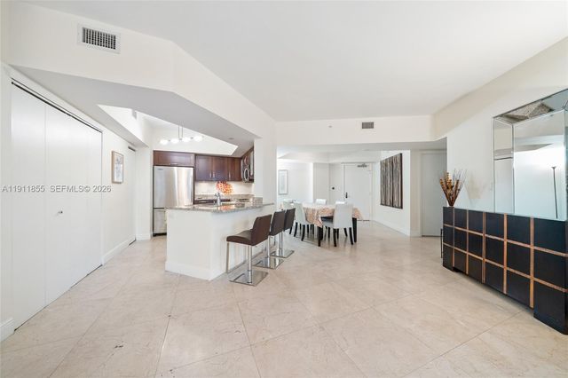 19900 E Country Club Drive 816, Aventura, FL 33180