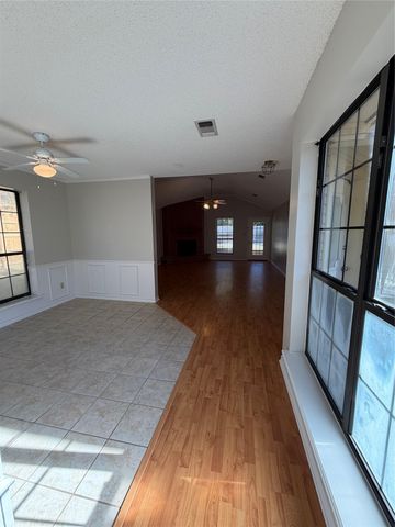 718 Brazos ST, Rockdale, TX 76567