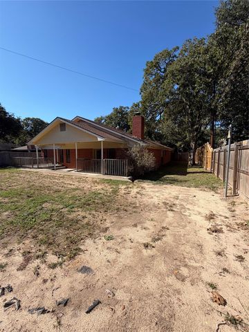 718 Brazos ST, Rockdale, TX 76567