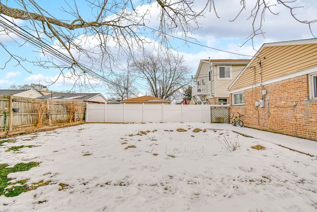 4656 W 83rd Street, Chicago, IL 60652