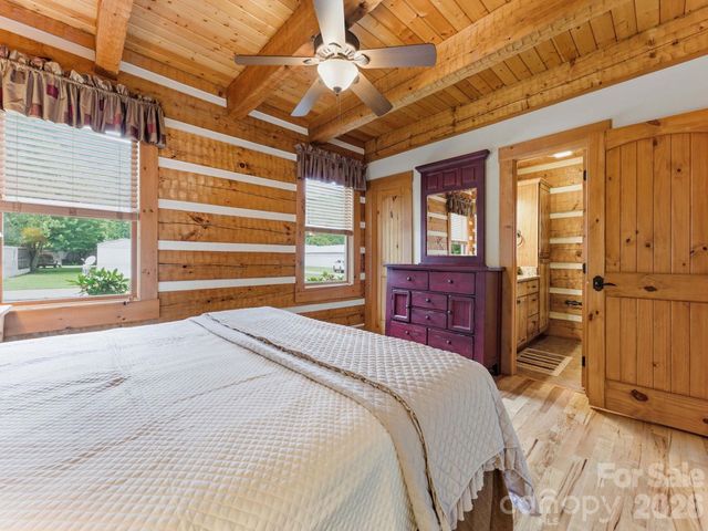 17 Rachels Circle, Maggie Valley, NC 28751