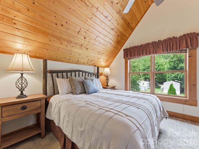 17 Rachels Circle, Maggie Valley, NC 28751