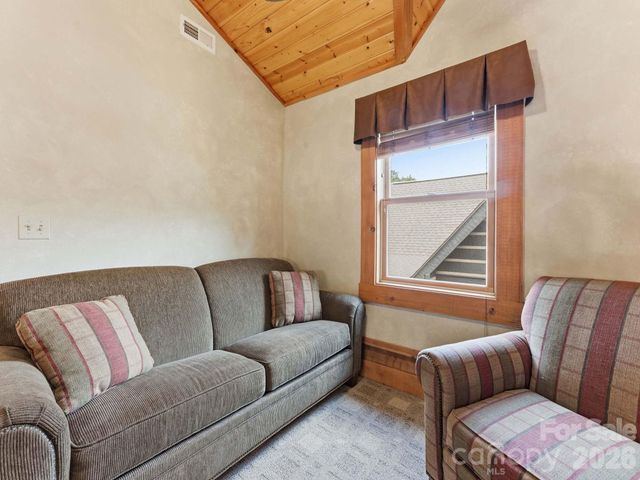 17 Rachels Circle, Maggie Valley, NC 28751
