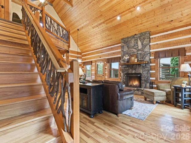 17 Rachels Circle, Maggie Valley, NC 28751