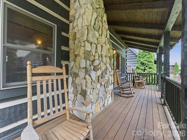17 Rachels Circle, Maggie Valley, NC 28751