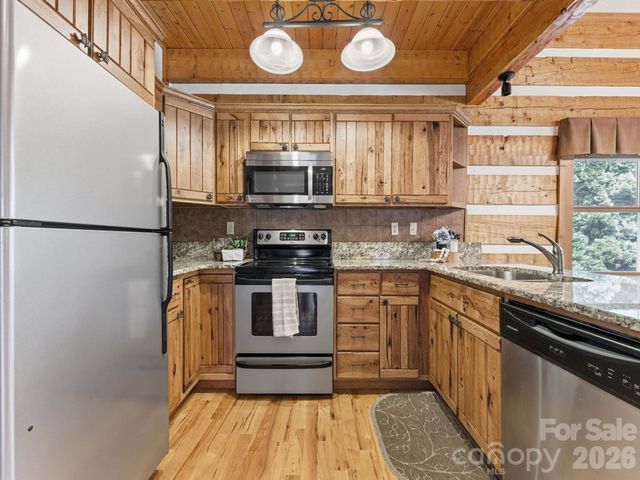 17 Rachels Circle, Maggie Valley, NC 28751