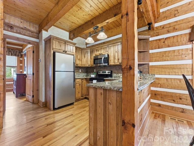 17 Rachels Circle, Maggie Valley, NC 28751