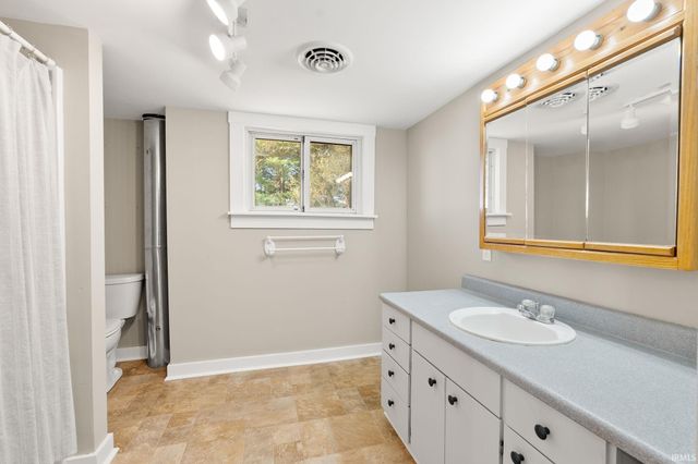 1656 W 300 Road, Huntington, IN 46750