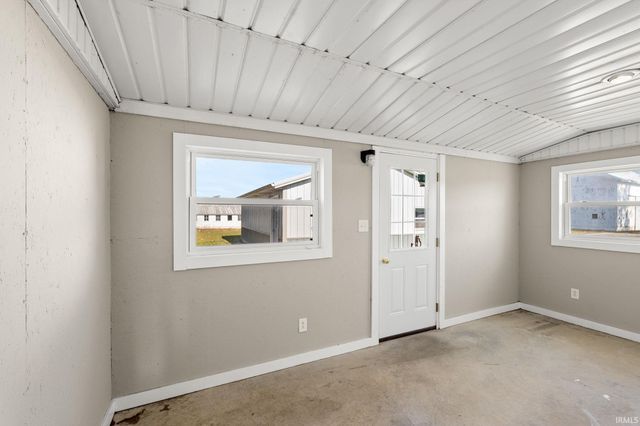 1656 W 300 Road, Huntington, IN 46750