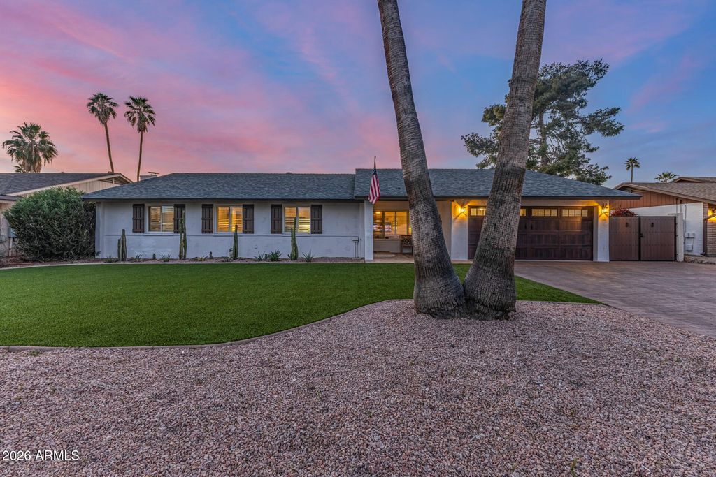 Image 1 of property listing at 13624 N 46TH Place, Phoenix, AZ 85032