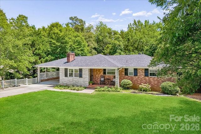 1135 Blueberry Lane, Charlotte, NC 28226