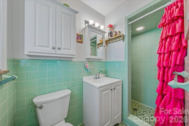 1135 Blueberry Lane, Charlotte, NC 28226
