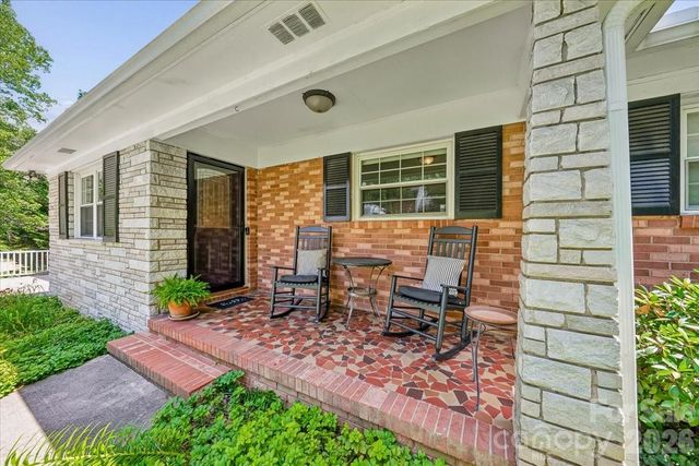 1135 Blueberry Lane, Charlotte, NC 28226