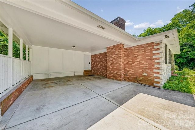1135 Blueberry Lane, Charlotte, NC 28226
