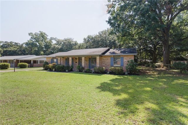 2225 E Vaughan Drive, Mobile, AL 36605