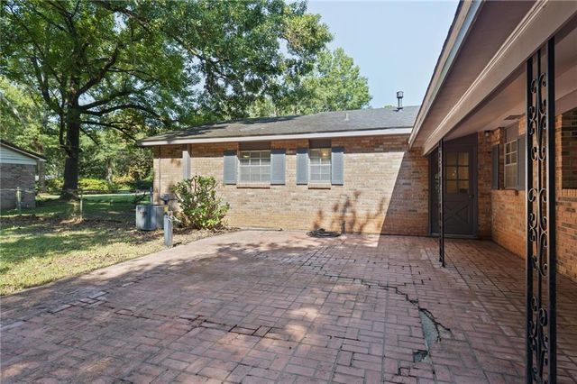 2225 E Vaughan Drive, Mobile, AL 36605