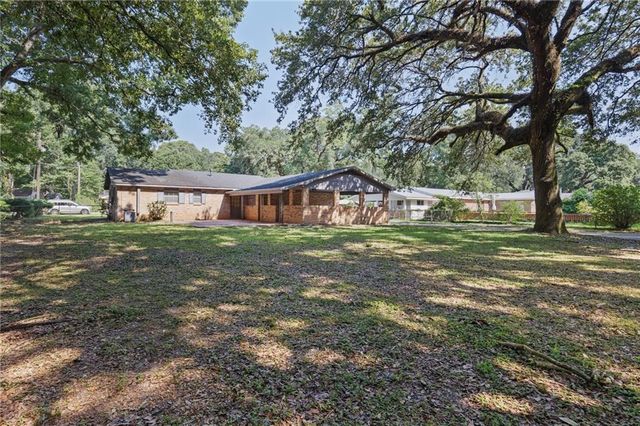 2225 E Vaughan Drive, Mobile, AL 36605