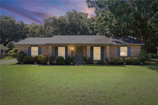 2225 E Vaughan Drive, Mobile, AL 36605