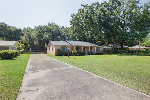 2225 E Vaughan Drive, Mobile, AL 36605