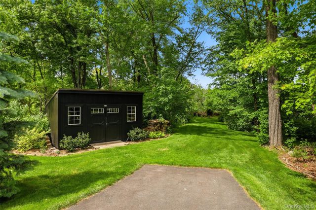 44 Woodlands Trail, Clinton Corners, NY 12514