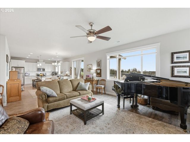 2300 E 6TH St, La Center, WA 98629