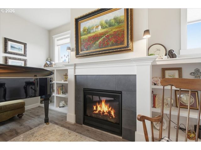 2300 E 6TH St, La Center, WA 98629