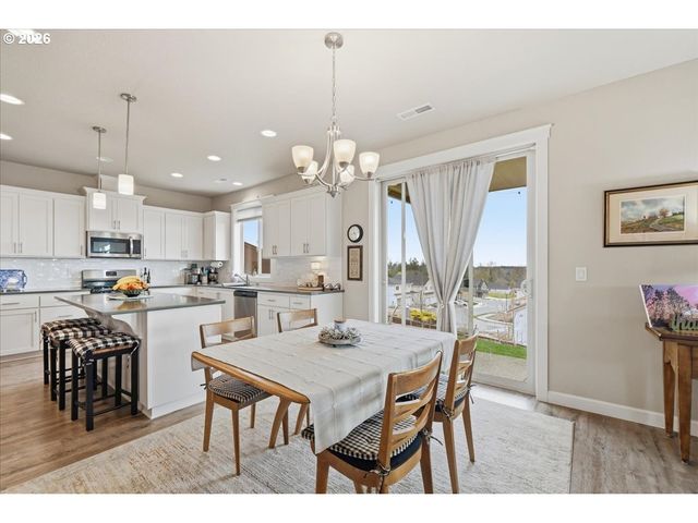 2300 E 6TH St, La Center, WA 98629