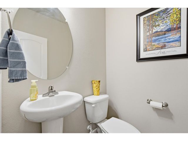 2300 E 6TH St, La Center, WA 98629