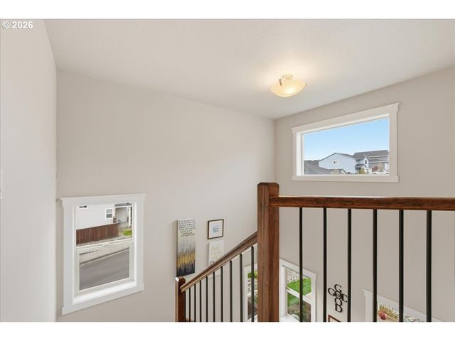 2300 E 6TH St, La Center, WA 98629