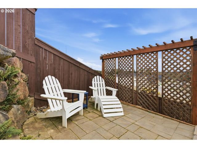 2300 E 6TH St, La Center, WA 98629