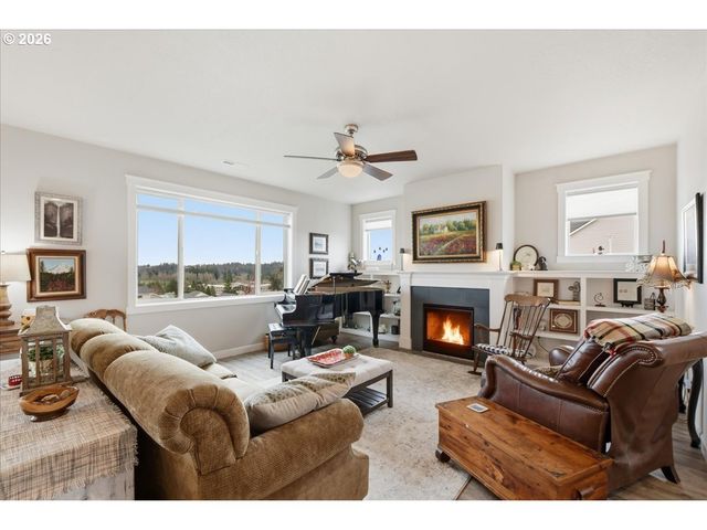 2300 E 6TH St, La Center, WA 98629