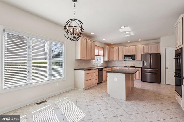 663 AUGUSTA CT, Berwyn, PA 19312