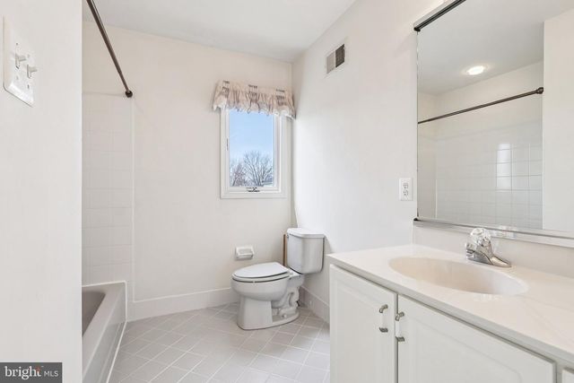 663 AUGUSTA CT, Berwyn, PA 19312