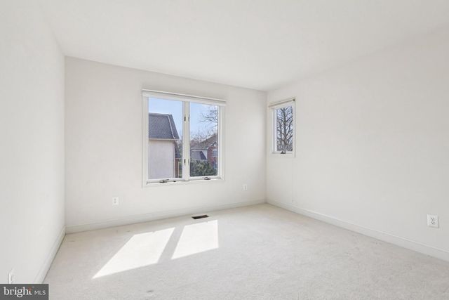 663 AUGUSTA CT, Berwyn, PA 19312