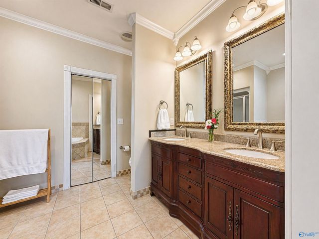 240 Braxton Court, Decatur, AL 35603