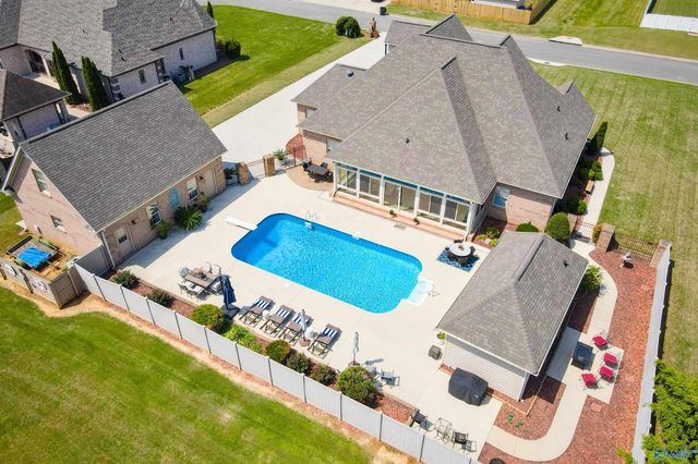 240 Braxton Court, Decatur, AL 35603