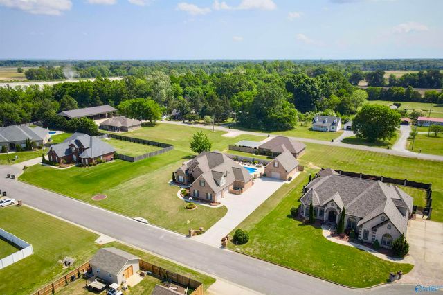 240 Braxton Court, Decatur, AL 35603