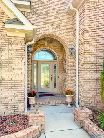 240 Braxton Court, Decatur, AL 35603