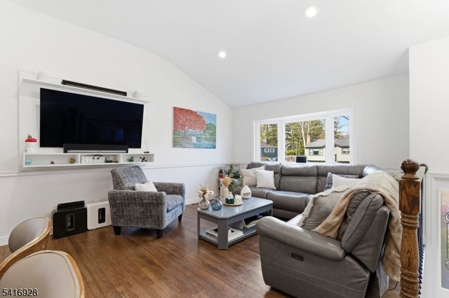 14 Cindy Ln, Jefferson Twp., NJ 07438