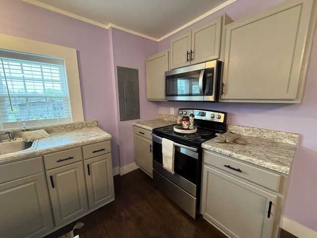 411 Grace Ave, Baxter, TN 38544
