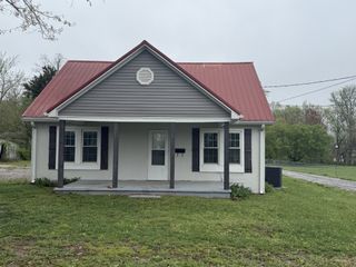 411 Grace Ave, Baxter, TN 38544