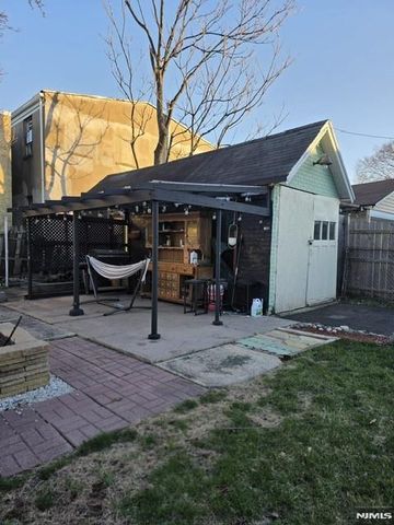 732 Essex Avenue, Linden, NJ 07036