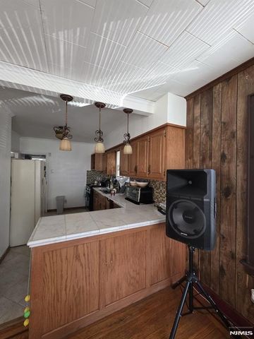 732 Essex Avenue, Linden, NJ 07036