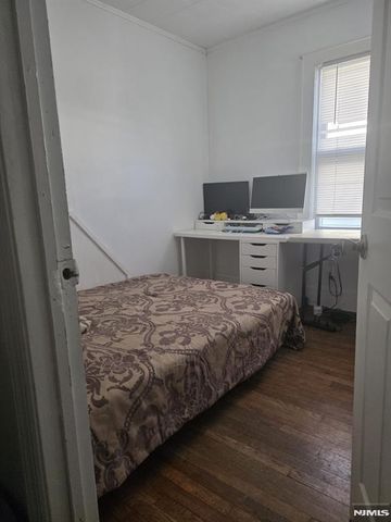 732 Essex Avenue, Linden, NJ 07036