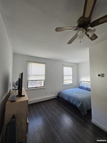 732 Essex Avenue, Linden, NJ 07036